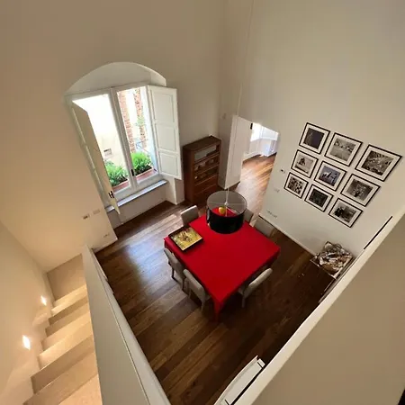 Flo House דירה